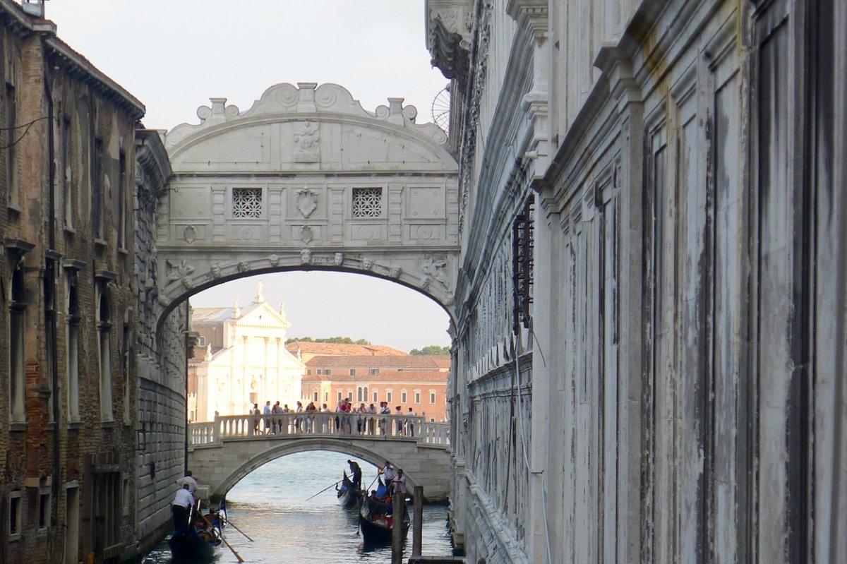 фото венецианского Моста Вздохов вблизи