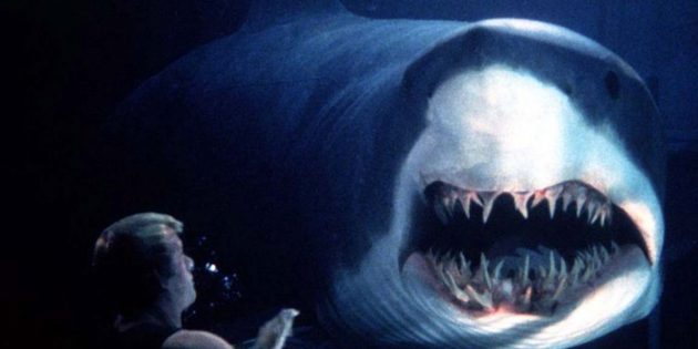 Фильмы про акул: «Глубокое синее море»