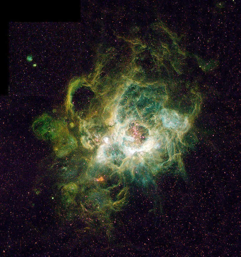 Гигантская область звездообразования NGC 604